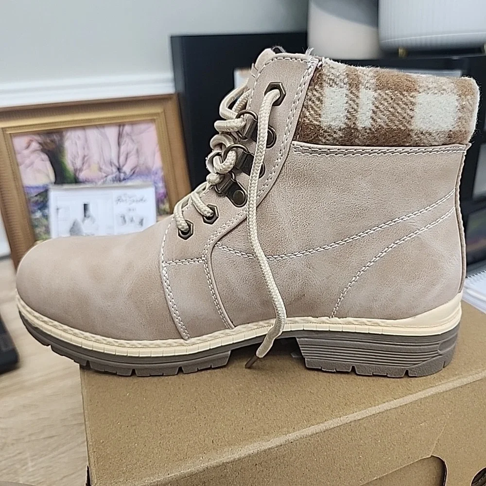 Anjou Femme Beige Lace-Up Ankle Boots Women's‎ Size 7.5 Plaid Collar Work Hiking